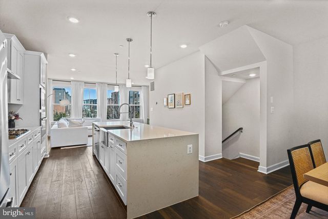 13007 HATTONTOWN SQ, Herndon, VA 20171