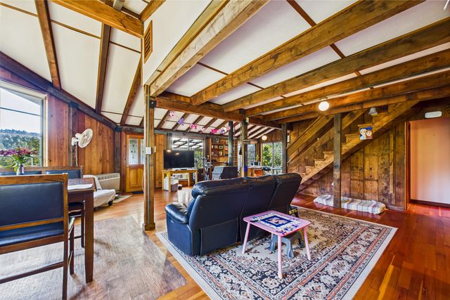 105 Buck Gulch Lane, Garberville, CA 95542