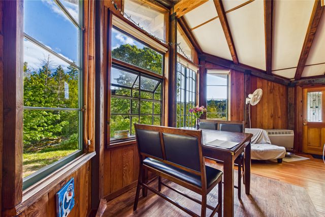 105 Buck Gulch Lane, Garberville, CA 95542