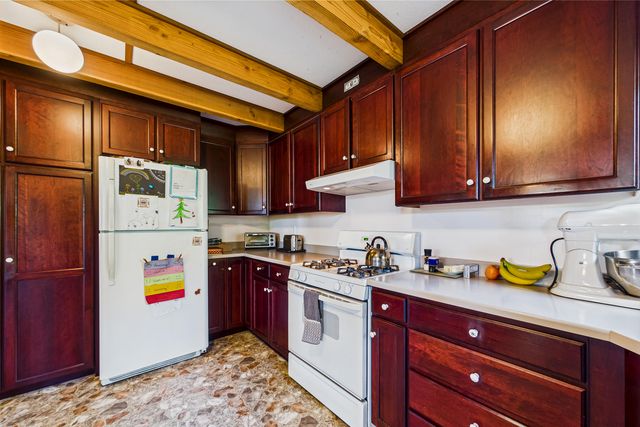 105 Buck Gulch Lane, Garberville, CA 95542