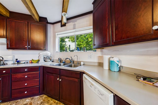 105 Buck Gulch Lane, Garberville, CA 95542