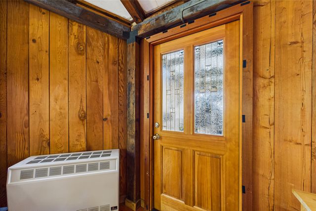 105 Buck Gulch Lane, Garberville, CA 95542