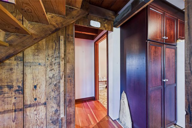 105 Buck Gulch Lane, Garberville, CA 95542