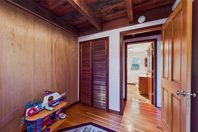 105 Buck Gulch Lane, Garberville, CA 95542