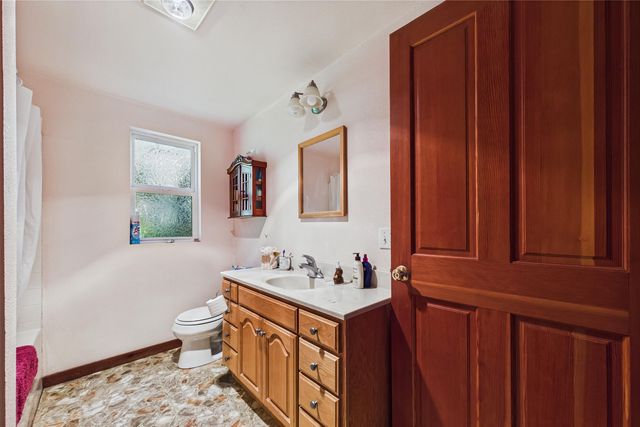 105 Buck Gulch Lane, Garberville, CA 95542