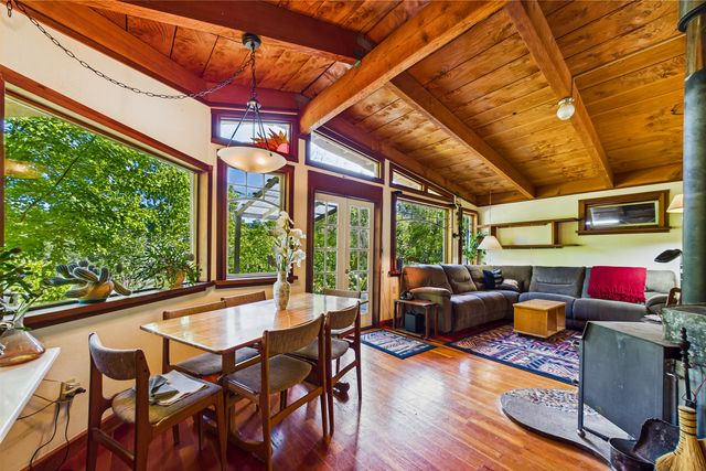 105 Buck Gulch Lane, Garberville, CA 95542