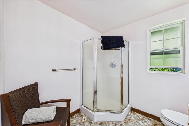 105 Buck Gulch Lane, Garberville, CA 95542