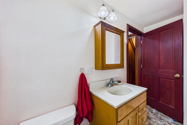 105 Buck Gulch Lane, Garberville, CA 95542