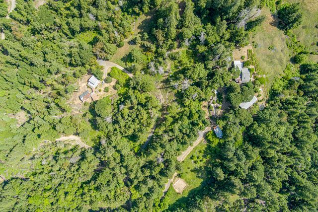 105 Buck Gulch Lane, Garberville, CA 95542