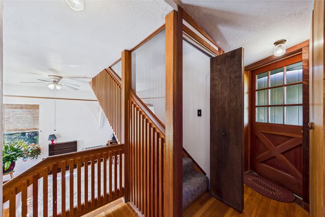 105 Buck Gulch Lane, Garberville, CA 95542