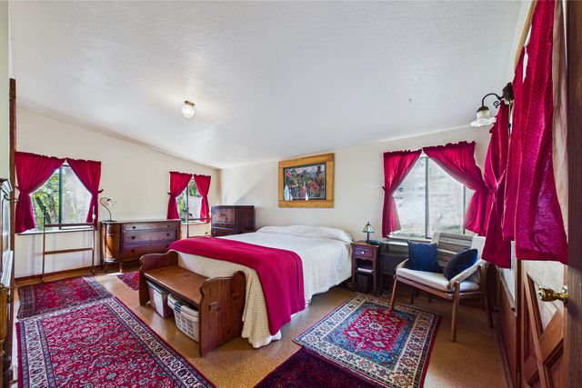 105 Buck Gulch Lane, Garberville, CA 95542