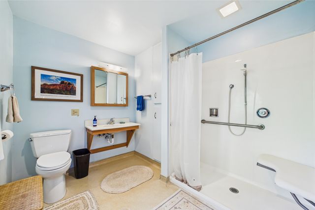 105 Buck Gulch Lane, Garberville, CA 95542