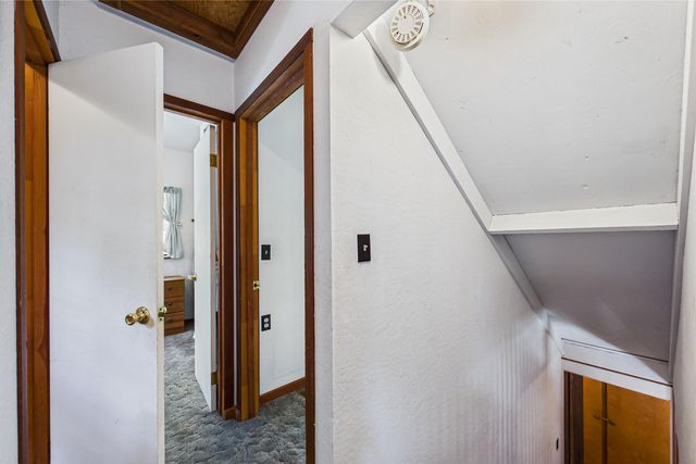 105 Buck Gulch Lane, Garberville, CA 95542