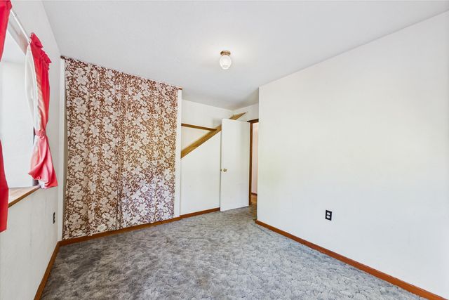 105 Buck Gulch Lane, Garberville, CA 95542