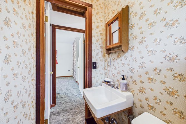 105 Buck Gulch Lane, Garberville, CA 95542