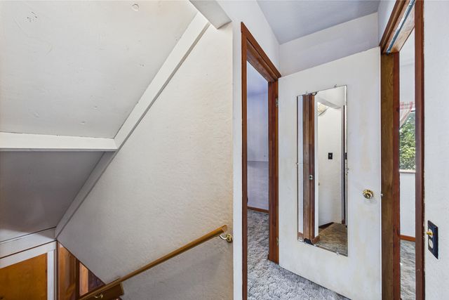 105 Buck Gulch Lane, Garberville, CA 95542