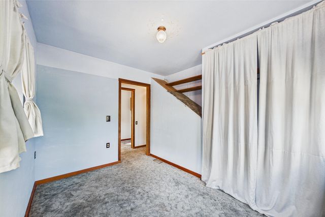 105 Buck Gulch Lane, Garberville, CA 95542