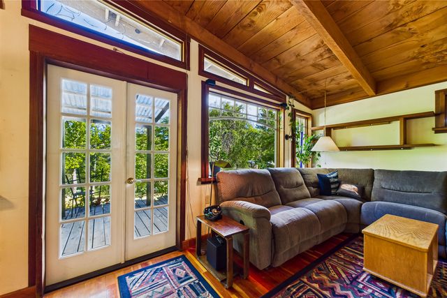 105 Buck Gulch Lane, Garberville, CA 95542