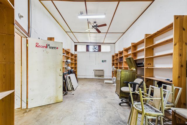 105 Buck Gulch Lane, Garberville, CA 95542