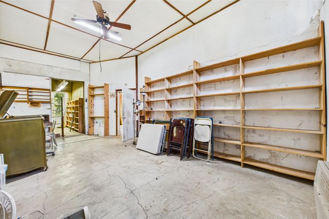 105 Buck Gulch Lane, Garberville, CA 95542