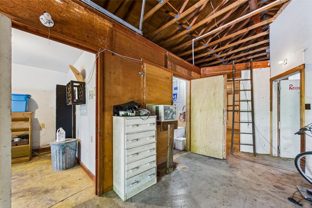 105 Buck Gulch Lane, Garberville, CA 95542