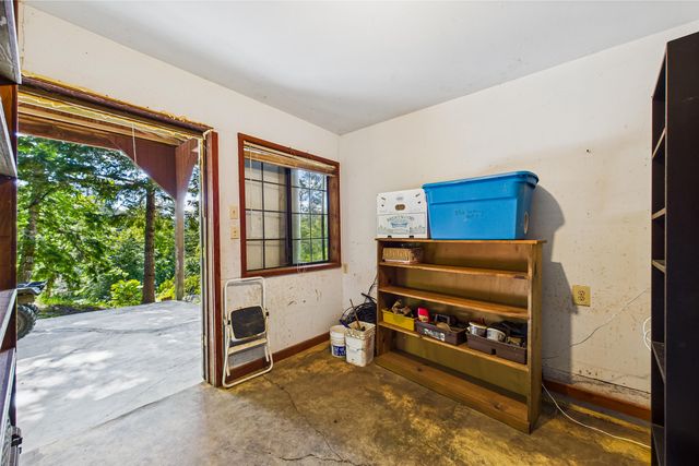 105 Buck Gulch Lane, Garberville, CA 95542