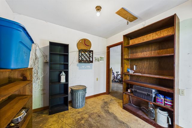 105 Buck Gulch Lane, Garberville, CA 95542