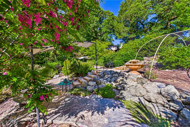 105 Buck Gulch Lane, Garberville, CA 95542