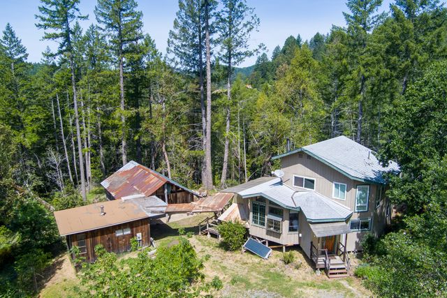 105 Buck Gulch Lane, Garberville, CA 95542
