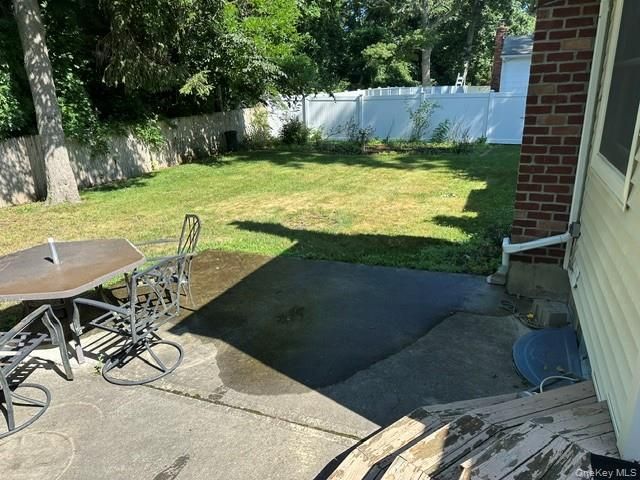 94 Arlington Road, Ronkonkoma, NY 11779