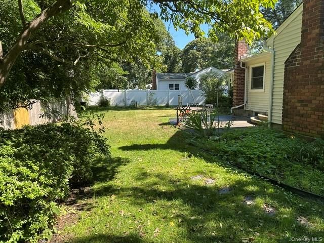 94 Arlington Road, Ronkonkoma, NY 11779