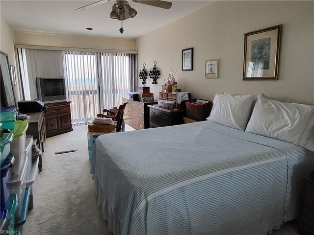 3950 Whispering Oaks PL, Virginia Beach, VA 23455