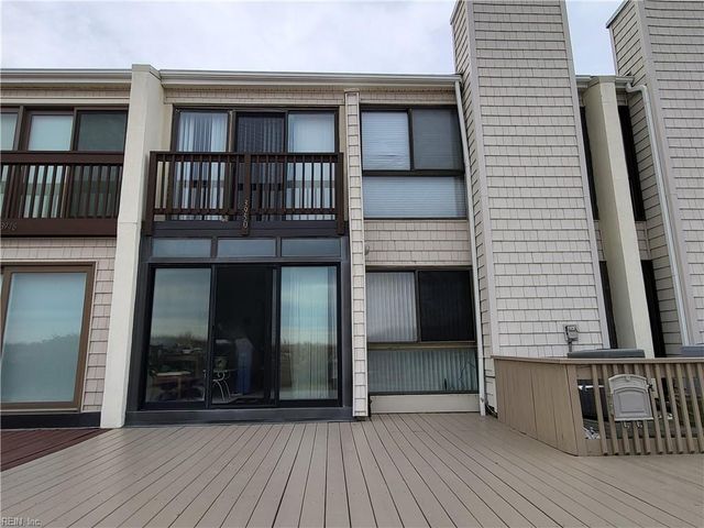 3950 Whispering Oaks PL, Virginia Beach, VA 23455