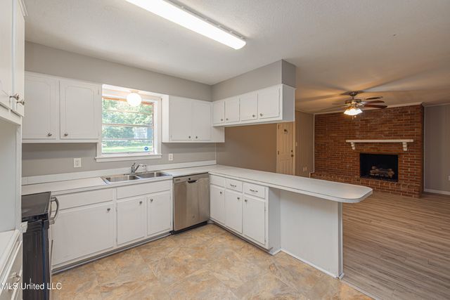 1011 Laurelwood Drive, Clinton, MS 39056
