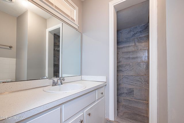 1011 Laurelwood Drive, Clinton, MS 39056