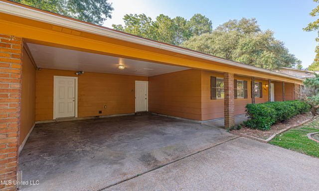 1011 Laurelwood Drive, Clinton, MS 39056