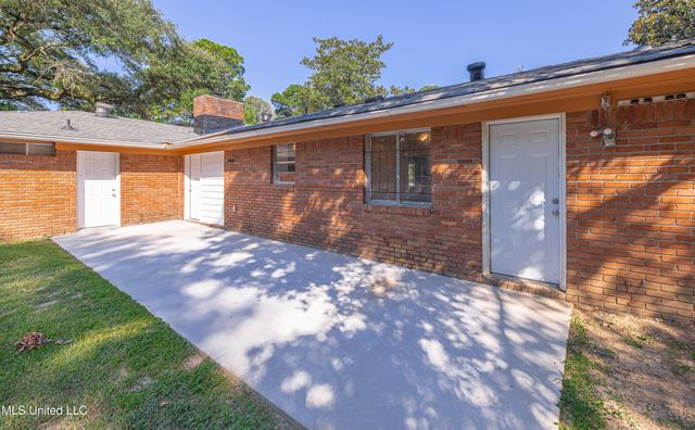 1011 Laurelwood Drive, Clinton, MS 39056