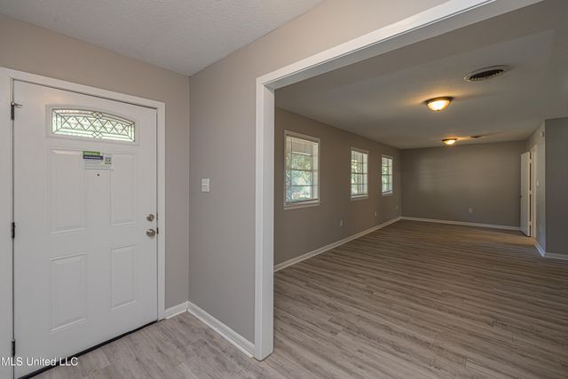 1011 Laurelwood Drive, Clinton, MS 39056