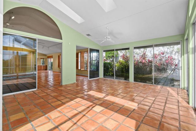 12848 Touchstone Place, Palm Beach Gardens, FL 33418