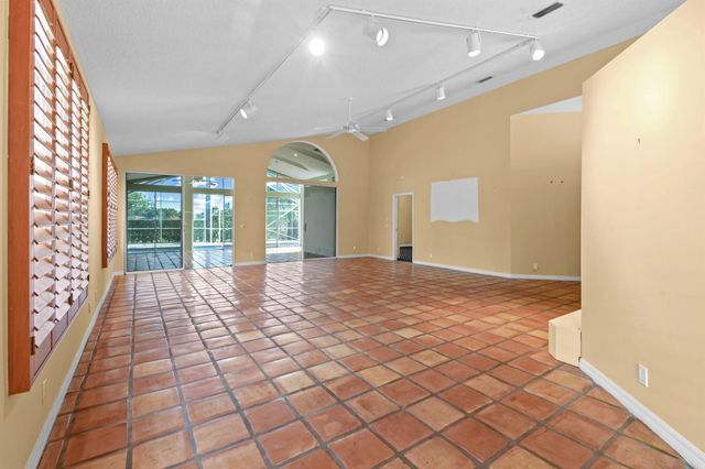 12848 Touchstone Place, Palm Beach Gardens, FL 33418