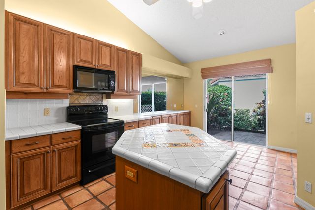 12848 Touchstone Place, Palm Beach Gardens, FL 33418
