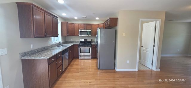 38 Maple St Unit 6, Derry, NH 03038