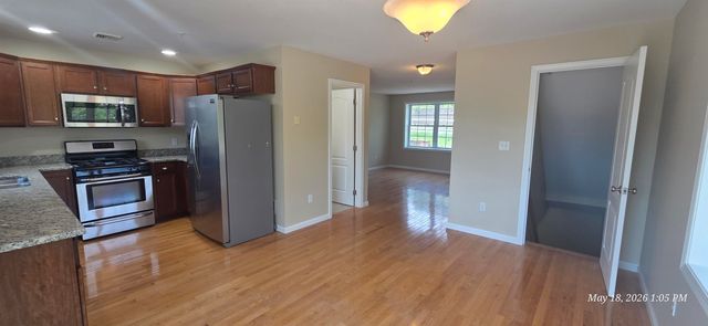 38 Maple St Unit 6, Derry, NH 03038