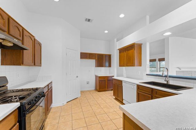8403 Pigeonberry Drive, Converse, TX 78109