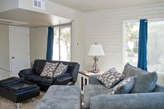 8450 E Old Spanish Trl Apt 130, Tucson, AZ 85710