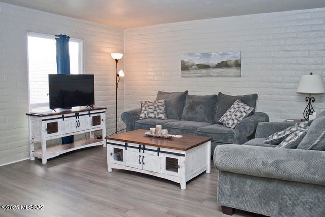 8450 E Old Spanish Trl Apt 130, Tucson, AZ 85710