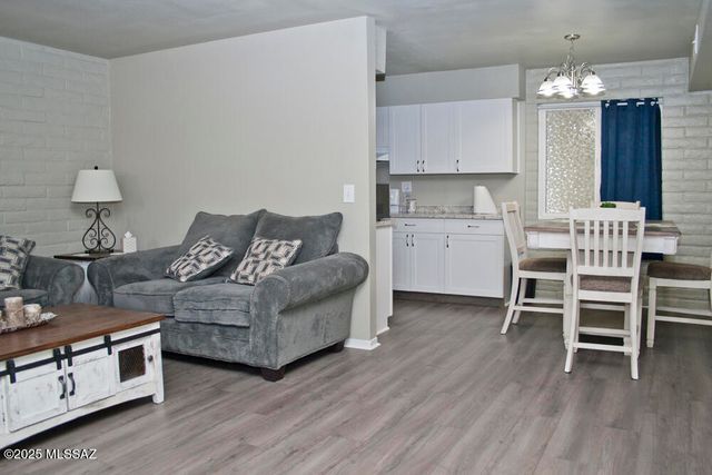 8450 E Old Spanish Trl Apt 130, Tucson, AZ 85710