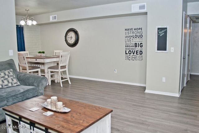 8450 E Old Spanish Trl Apt 130, Tucson, AZ 85710