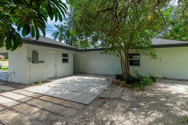 413 N WARE Drive, West Palm Beach, FL 33409