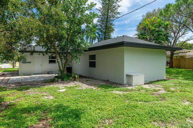 413 N WARE Drive, West Palm Beach, FL 33409